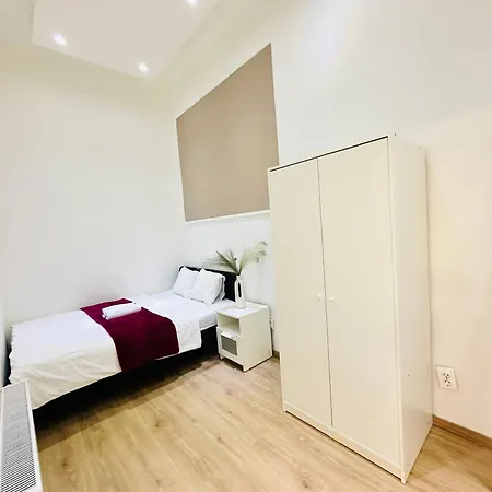 Privat bolig Ulloi-0 - 5min To Corvin Negyed, Aldi *