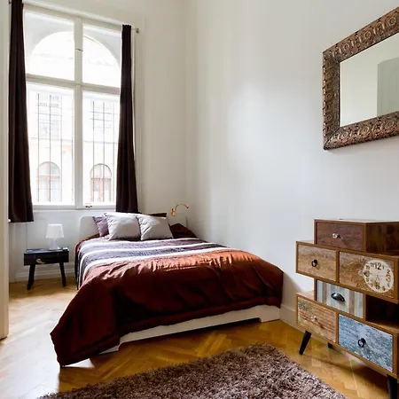 Apartment Mondain *