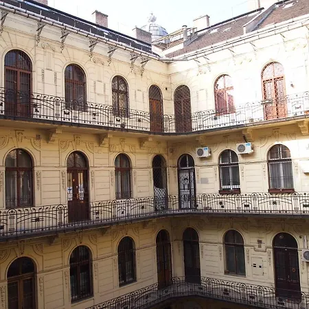 Apartment Mondain Budapest