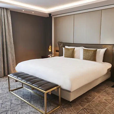 Kempinski Corvinus Hotel