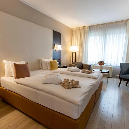 Lion's Garden Hotel 4*