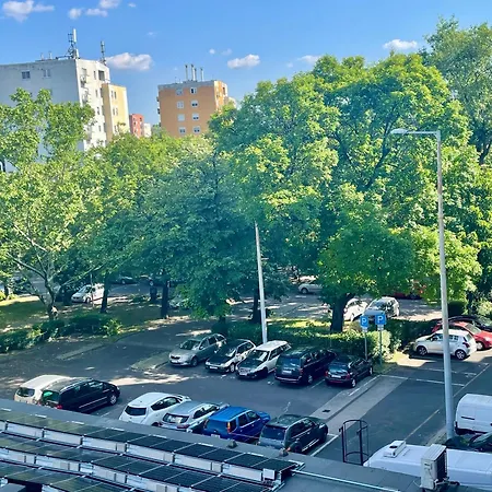 Ac With Metro 3 On Doorsteps, 15mins To Center * Budapest