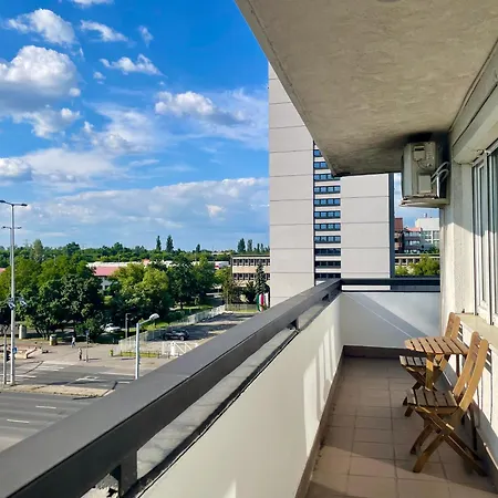 Ac With Metro 3 On Doorsteps, 15mins To Center * Budapest