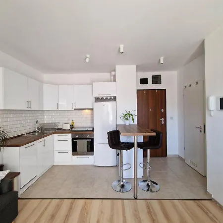 Apartment Modern Smart Metrodom Park -15min From Center *