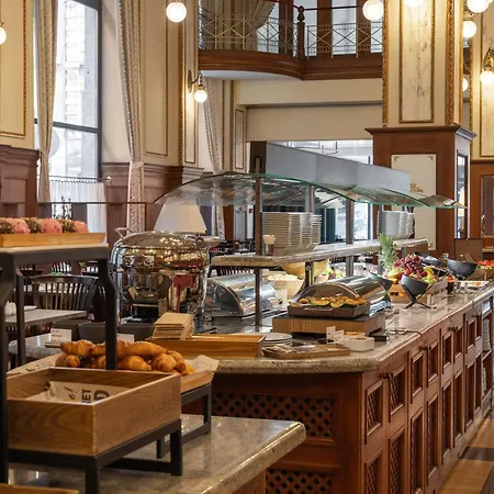Hotel Moevenpick Centre 4*