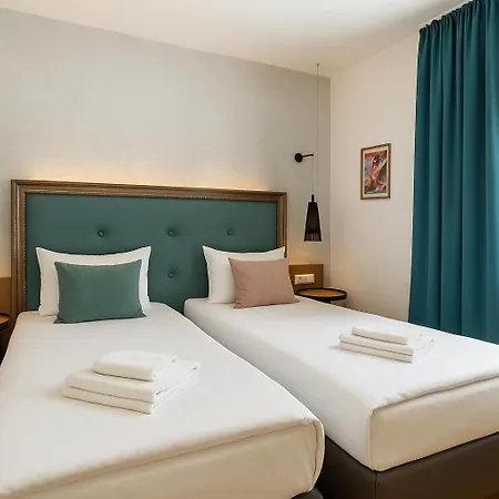 Memories Hotel 4*