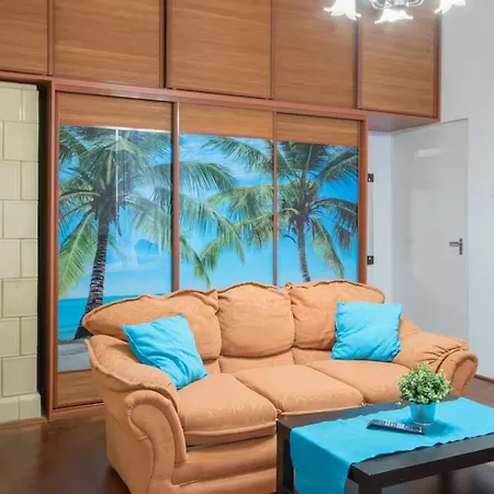 Little Americas Malibu Apartment *