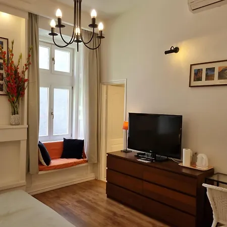 Connection 3* Budapest