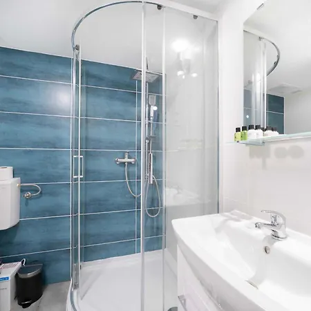 Whistle & Bloom 2 Bedroom S13 * Budapest