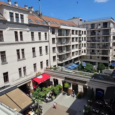 Apartment Downtown Family Budapest