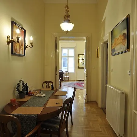 Apartment Charming Art Deco Flat Budapest