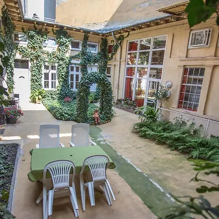Oasis Guest house *