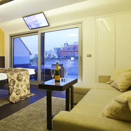 Bed and breakfast Parliament Penthouse Boutique 4*