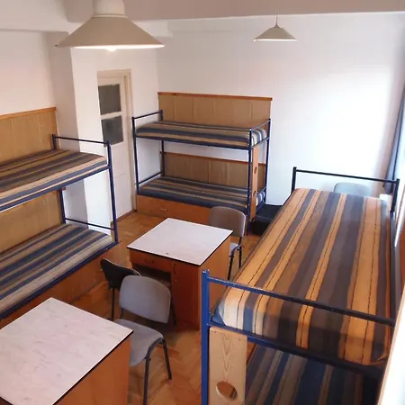 Hostel Season Hill *