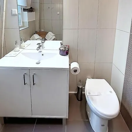 Elizabeth Square Residences *