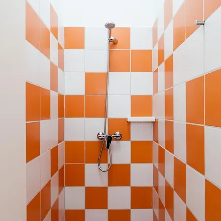 Essential Hostel