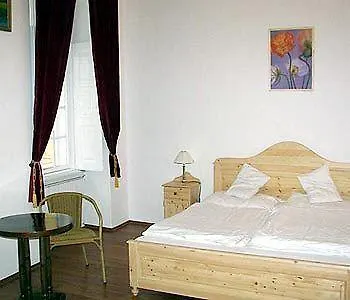Old Monarchia 3* Budapest