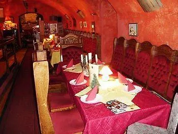 Old Monarchia Szálloda 3*