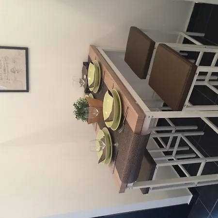 Mainstreet Central Apartment