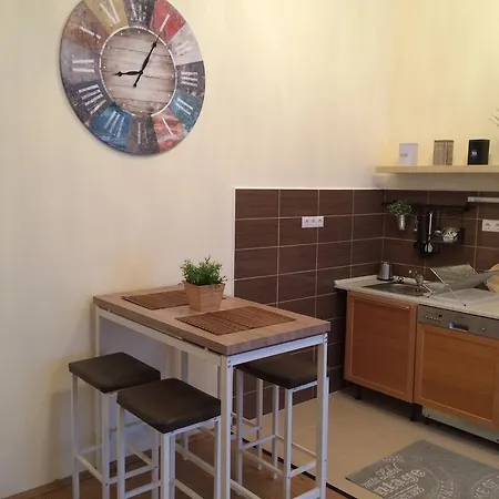 Mainstreet Central Apartment