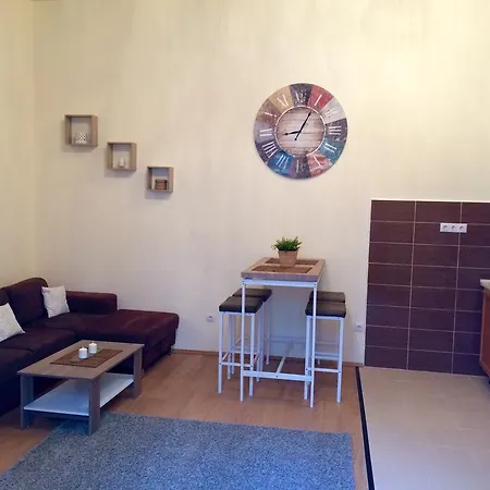 Mainstreet Central Apartment
