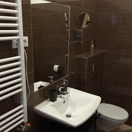 Mainstreet Central Apartment *