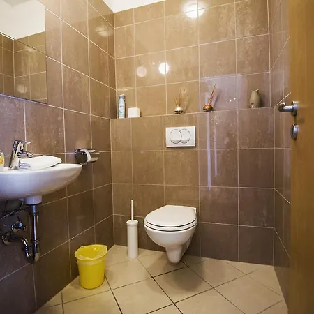 Budahomepest Lägenhet