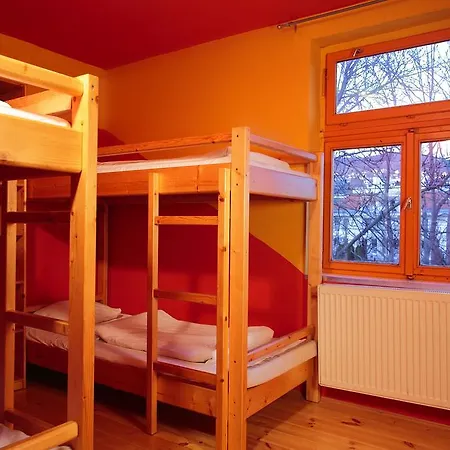 Grand Hostel *