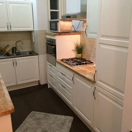 Mainstreet Central Apartment *