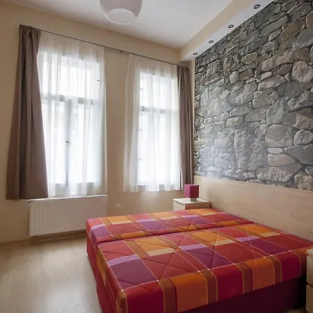 Centre With 3 Bathrooms *