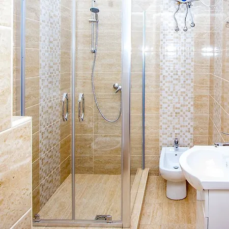 Centre With 3 Bathrooms Apartment Budapest