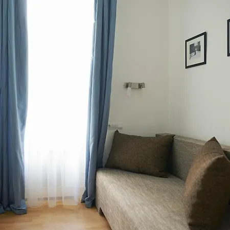 Louisa * Budapest
