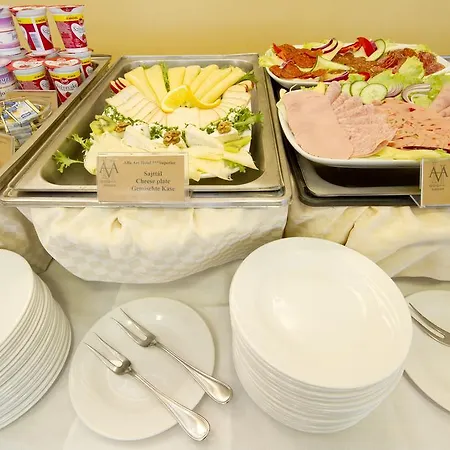 Alfa Art Hotel 3*
