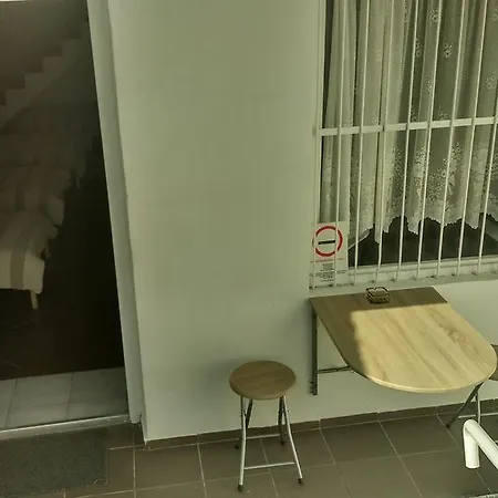 Turista Es Munkas Szallo Apartman *