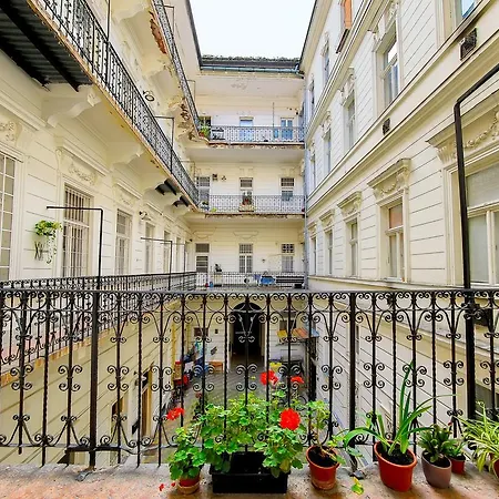 Kapital Bed & Breakfast
