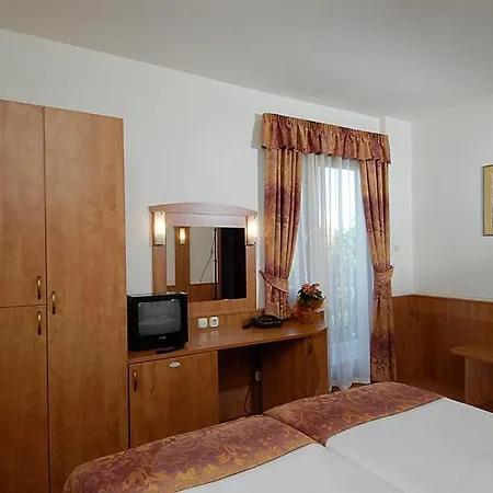 Korall Panzió 3*