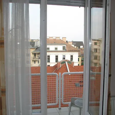 City-home Apartment *