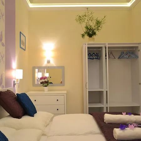 Magnolia Terazze Street Parking Apartment Budapest