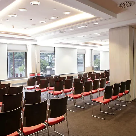 מלון Sofitel Chain Bridge 5*