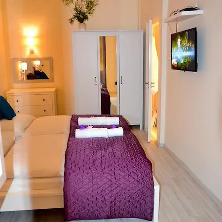 Apartment Magnolia Terazze Street Parking Apartment Budapest