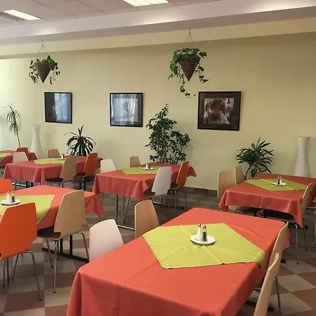 Otel Ceu Konferencia Koezpont 3*