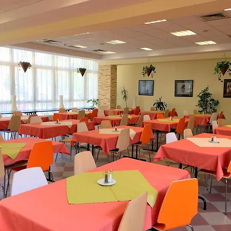 Otel Ceu Konferencia Koezpont