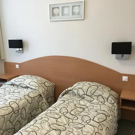Otel Ceu Konferencia Koezpont 3*