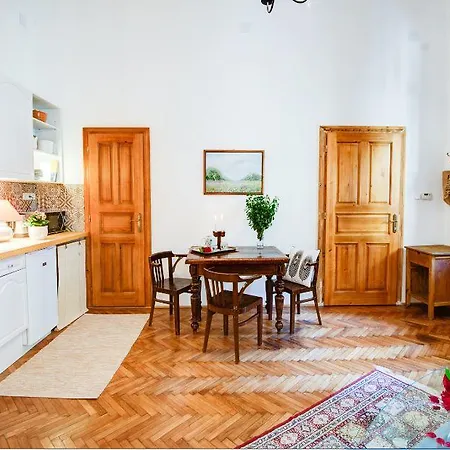 Apartment Rustic Elegance Budapest