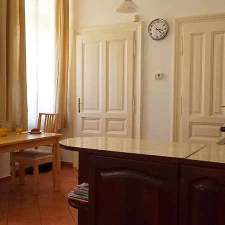 Apartment St Istvan *