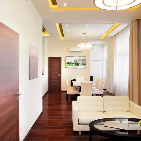Apartment Chairman's *