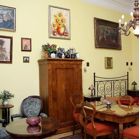 Tourist - Jozsef Koerut Apartment *