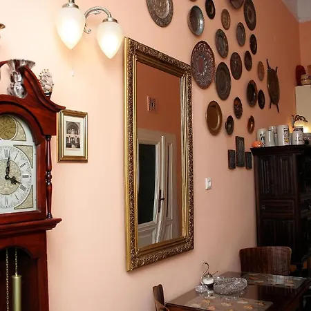 Tourist - Jozsef Koerut Apartment *