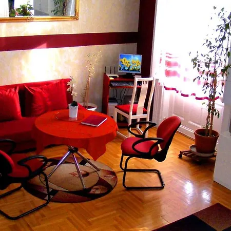 Firstapartments Center Apartmán *