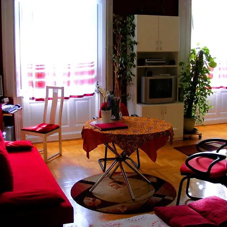 Firstapartments Center